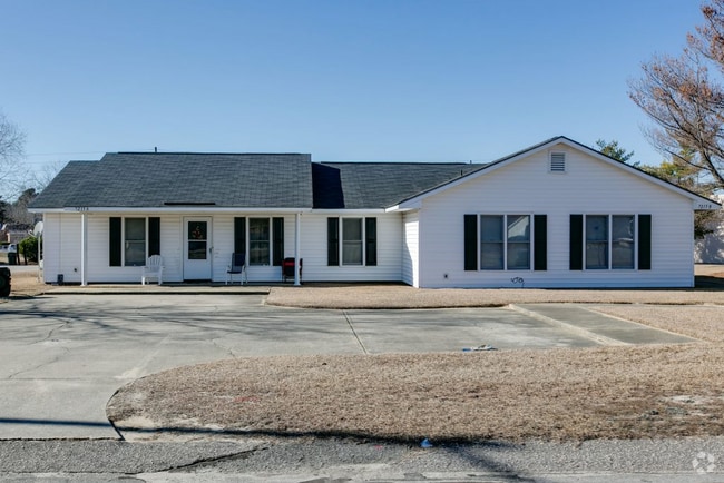 Building Photo - Devonwood Apartments