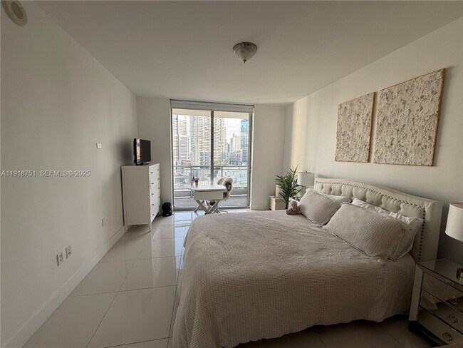 Building Photo - 90 SW 3rd St