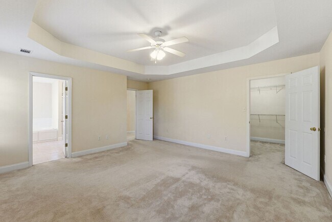 Building Photo - 330 Gardenia Dr