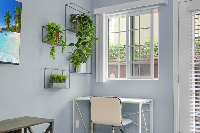 Building Photo - 5252 Balboa Arms Dr