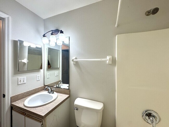 Building Photo - 2728 Corrigan Dr
