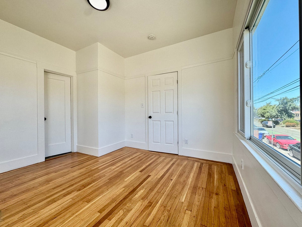Building Photo - 835 40th St
