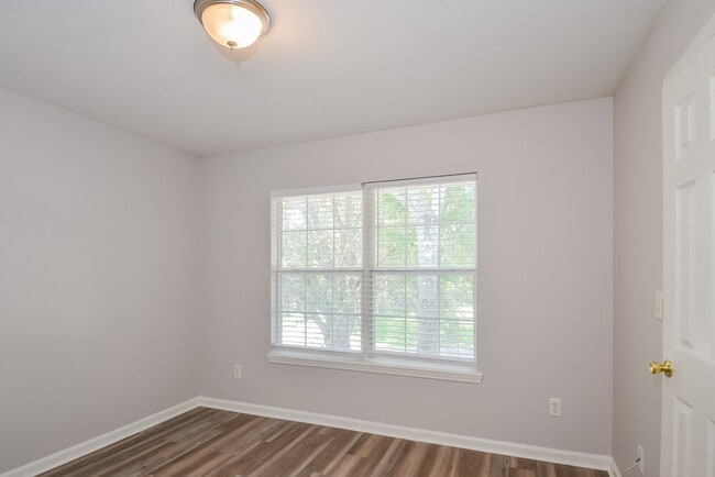 Building Photo - 1962 River Lagoon Trace