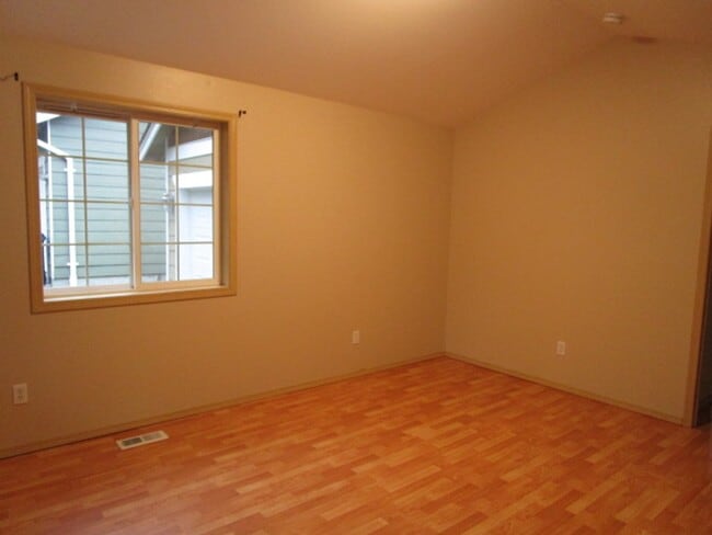 Building Photo - 1925 Wildflower Way