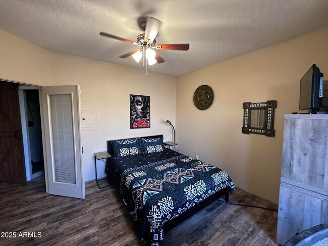 Building Photo - 11011 N Zephyr Dr