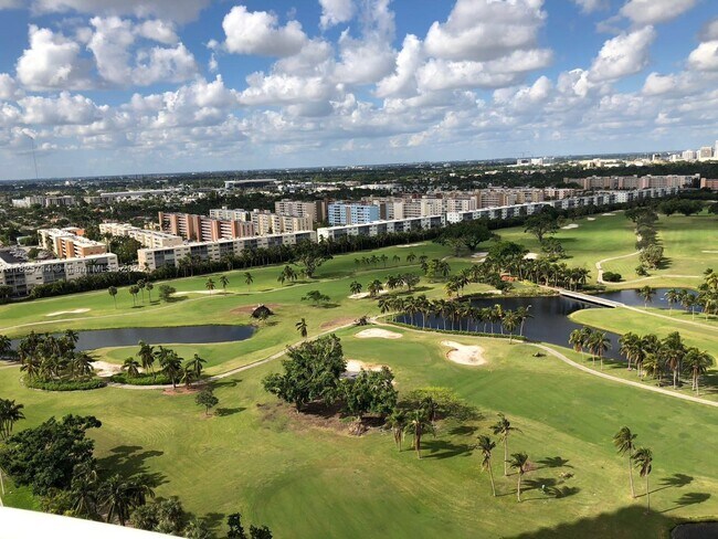 Building Photo - 1755 E Hallandale Beach Blvd