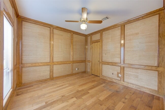 Building Photo - 12307 Rocky Knoll Dr