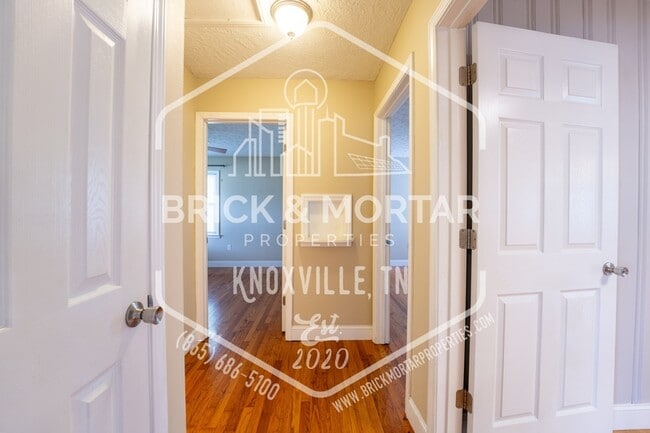 Building Photo - 815 Julianne Dr