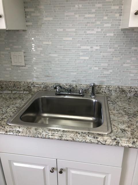 Building Photo - 450 Golden Isles Dr