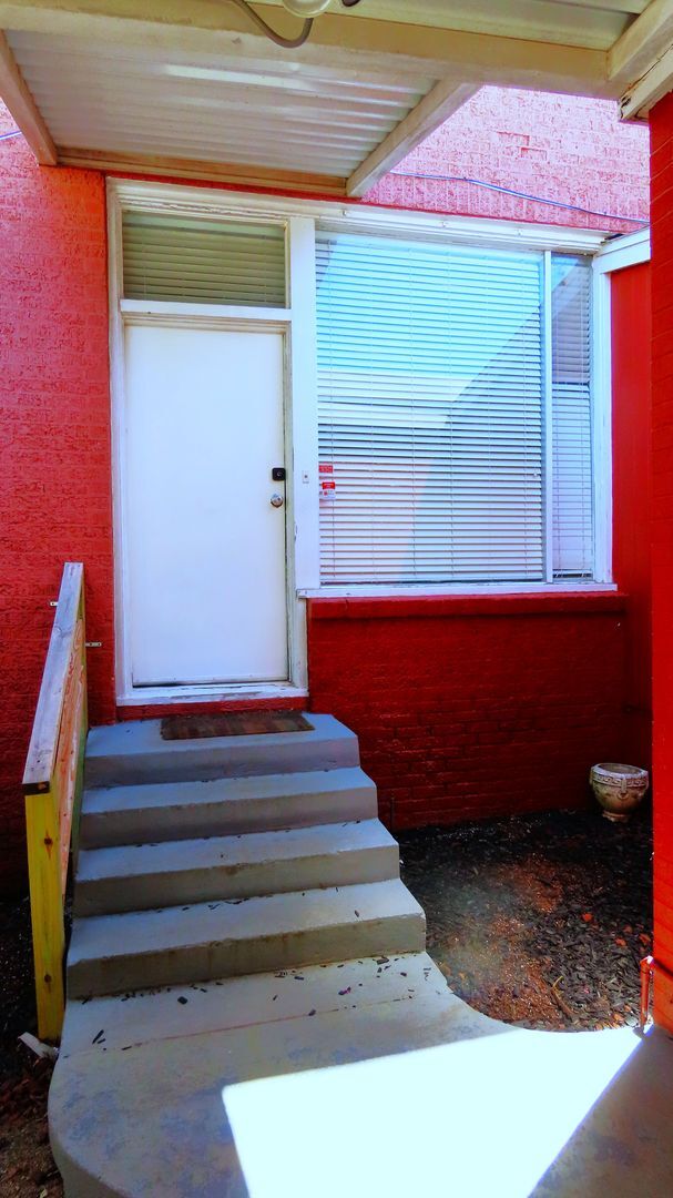 Building Photo - 417 S Chilton Ave