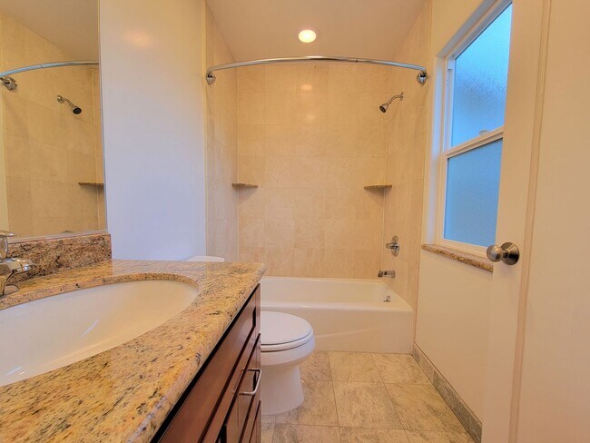 Building Photo - Updated Home in Palo Alto Available with Air Conditioning