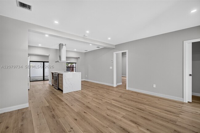 Building Photo - 1011 NW 30th Pl
