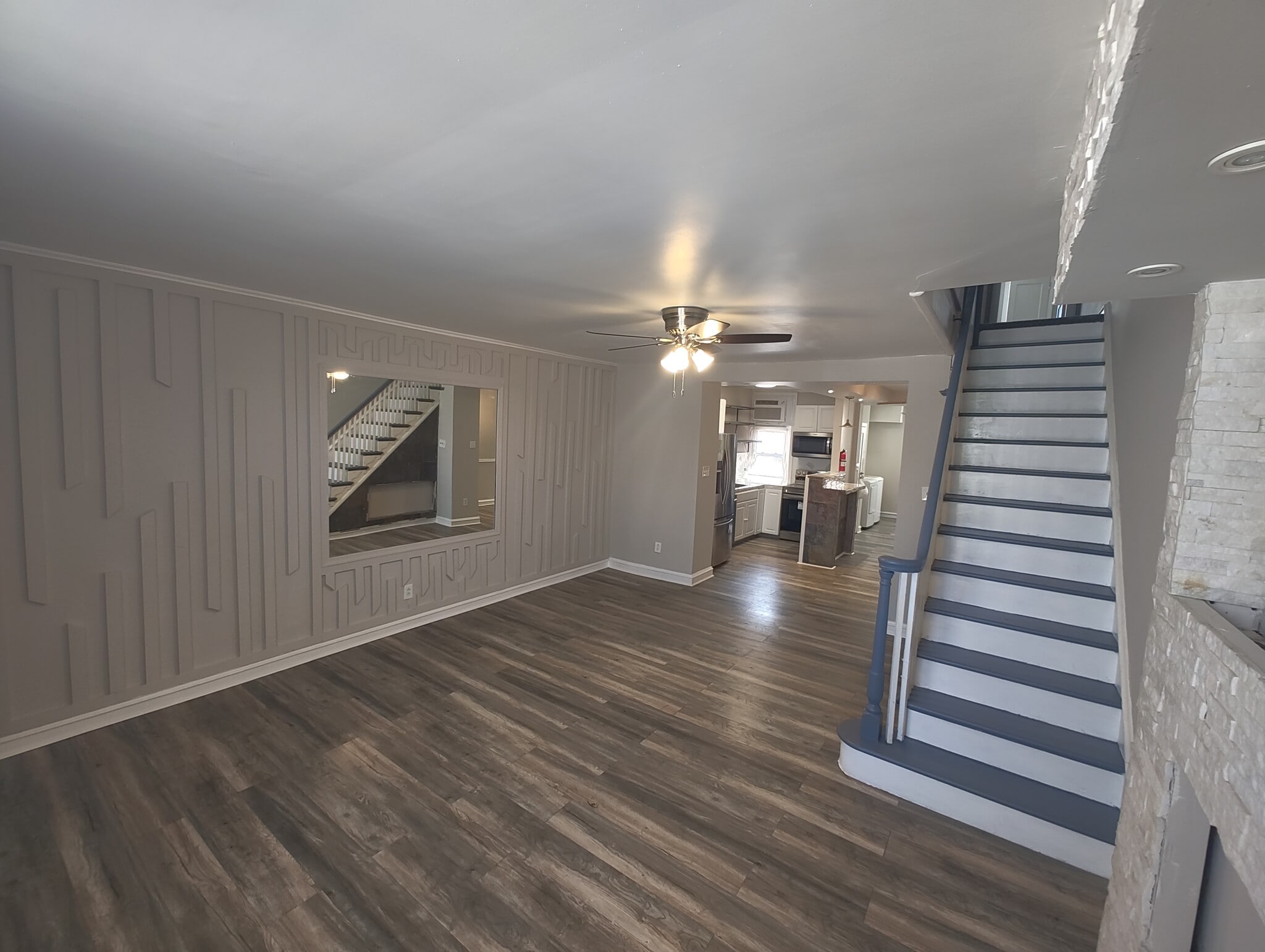 Livingroom - 1624 E Mayland St
