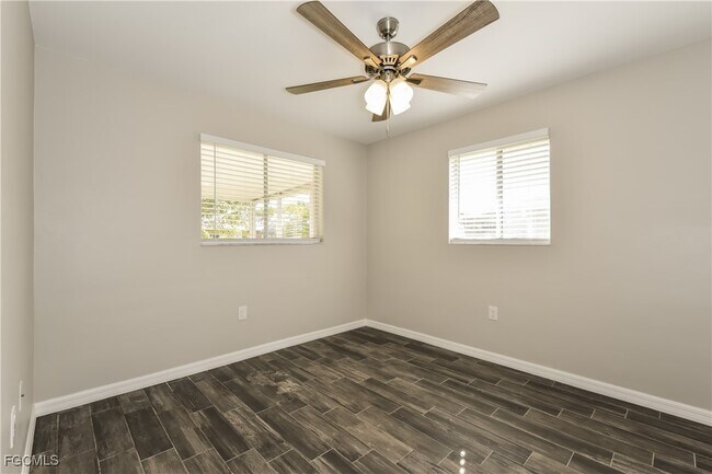 Building Photo - 1308 SE 32nd Terrace