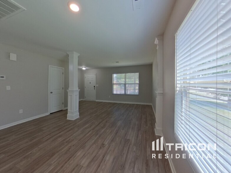Building Photo - 11505 Sweetbriar Ridge Dr