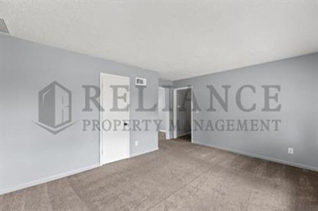 Building Photo - 1602 Luther E