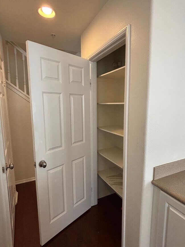 Building Photo - Move-In Ready 4 Bedroom Home Perfect for Professionals & Families