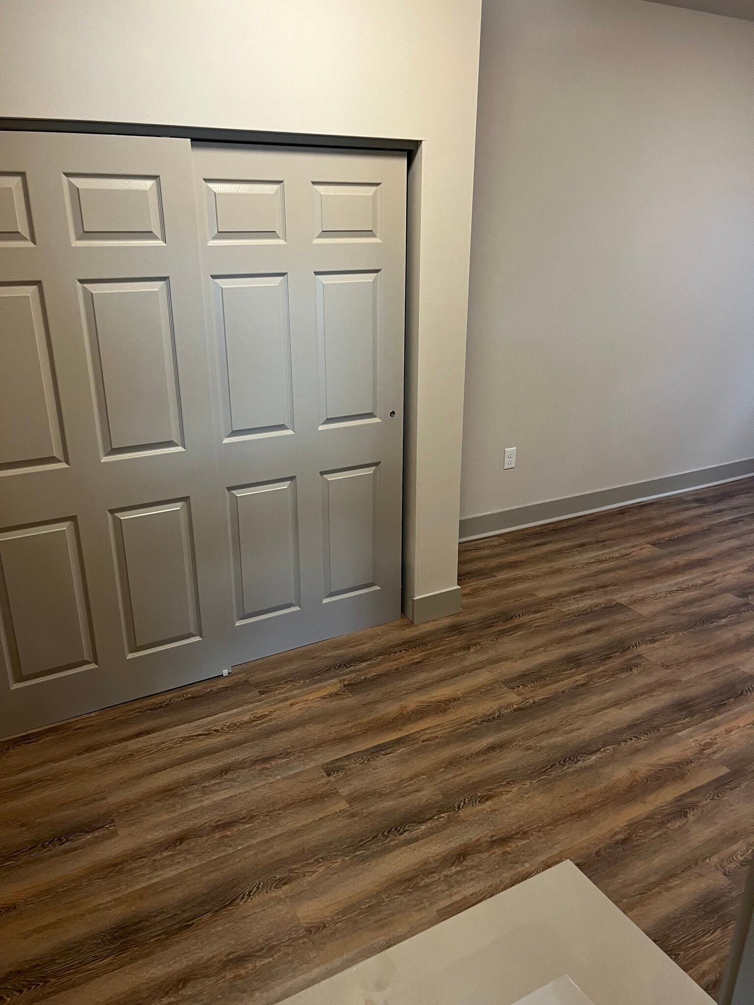 Building Photo - 608 S Jackson St