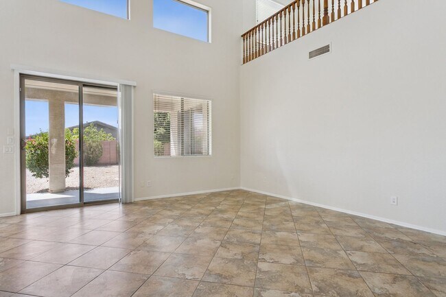 Building Photo - 5 bedroom