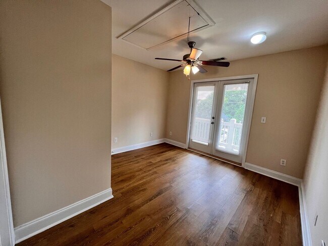 Building Photo - 152 Strickland Ave