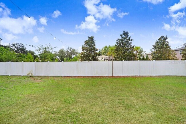 Building Photo - 6384 Ten Acre Ct