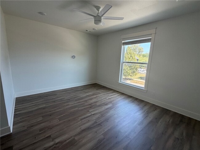 Building Photo - 1365 S Duncan Ave