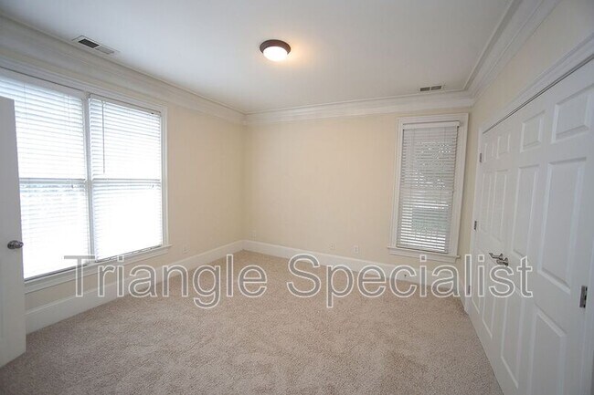 Building Photo - 900 Canenaugh Dr