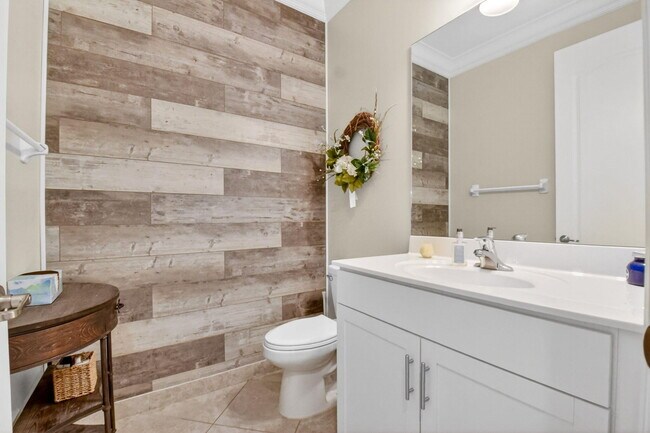 Building Photo - 9062 Gulf Cove Dr