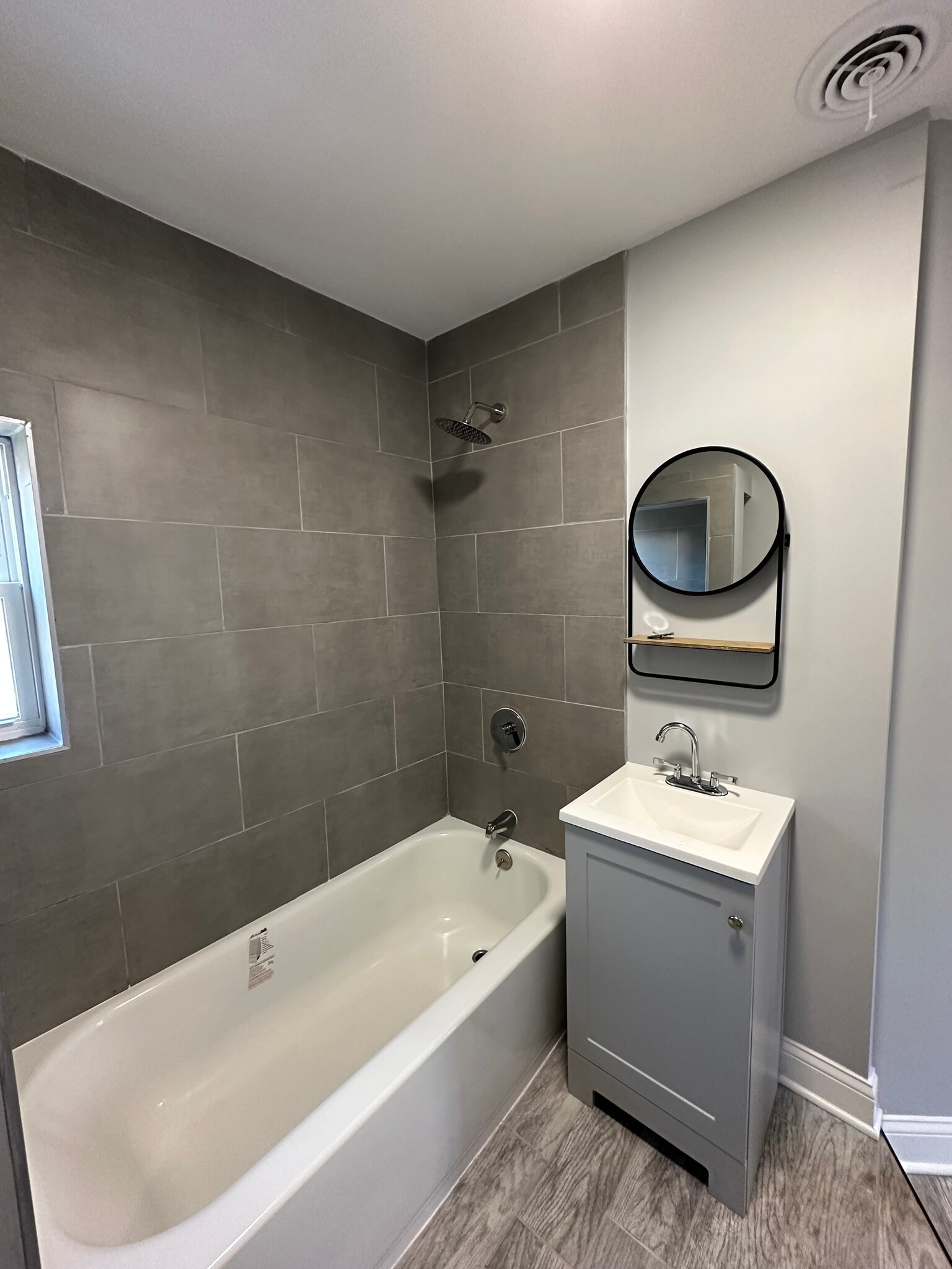 Building Photo - 2712 W 25th St