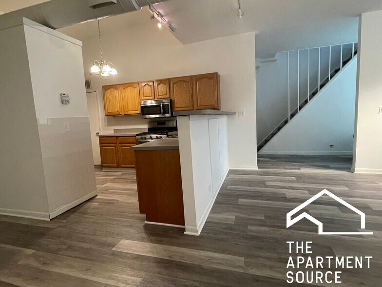 Building Photo - 1844 W Henderson St