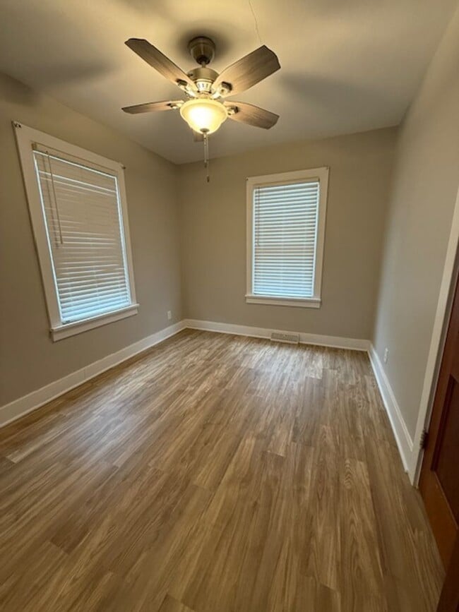 Building Photo - 2662 S 7th St