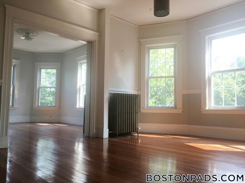 Building Photo - 794 Boylston St