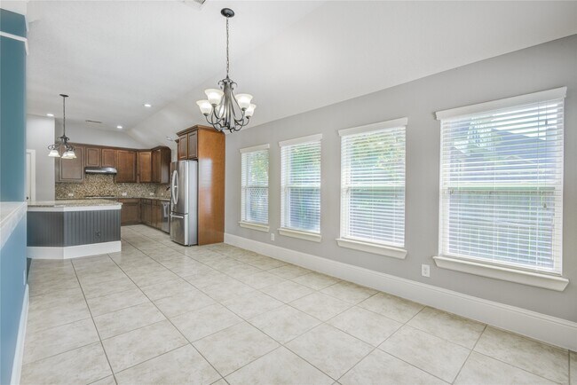 Building Photo - 2422 Monarch Terrace Dr
