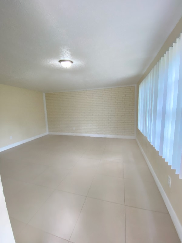 Building Photo - 2295 Candlewyck Cir