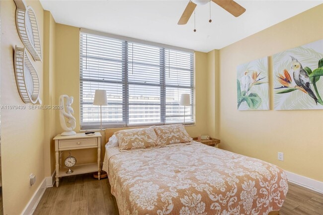 Building Photo - 5600 Collins Ave