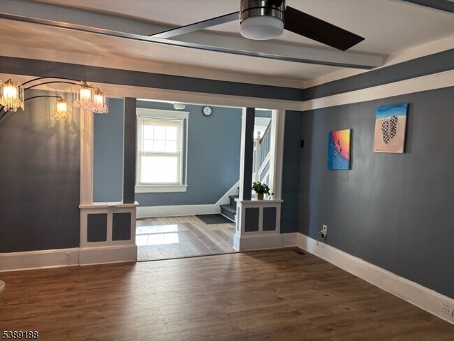 Building Photo - 220 S Washington Ave