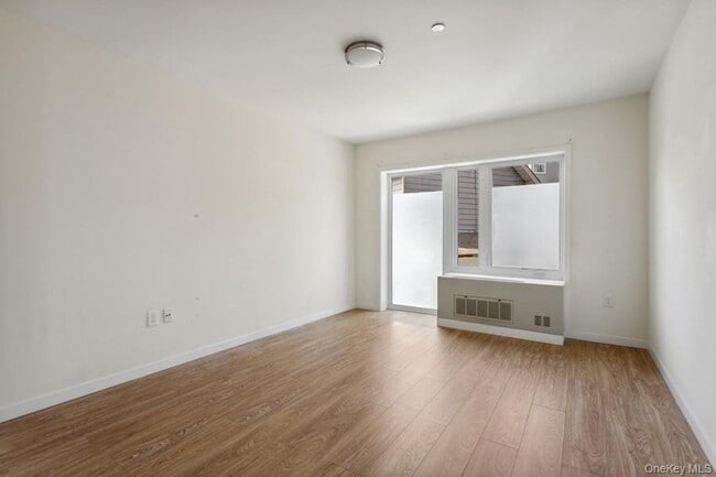 Building Photo - 120 N Pearl St