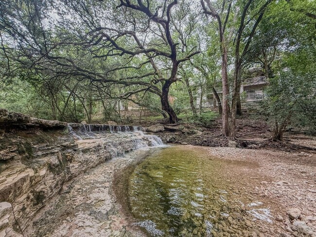 Building Photo - 3839 Dry Creek Dr