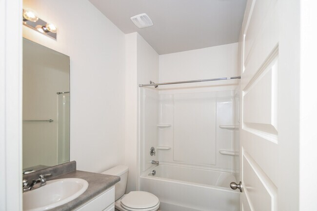 Building Photo - Spacious 5-Bedroom Home in Grovetown, GA