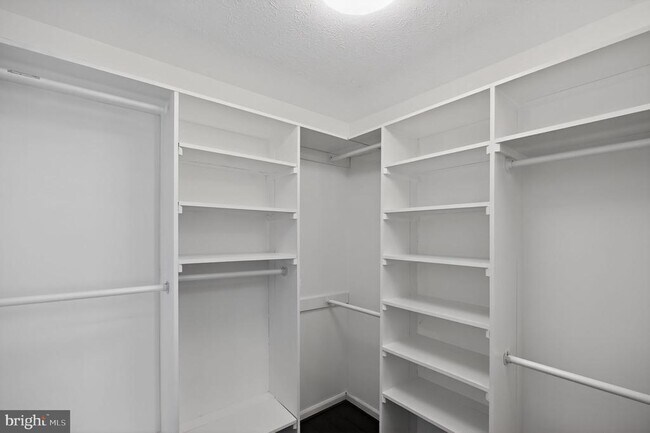 Building Photo - 7609 Croydon Pl