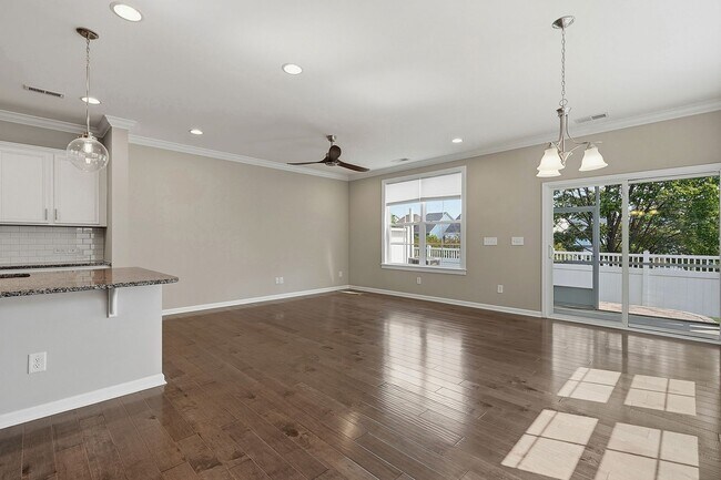 Building Photo - 1173 Little Gem Ln