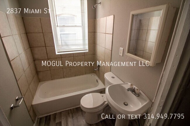 Building Photo - 2837 Miami St