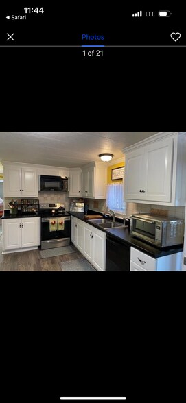 Building Photo - 23 Holiday Ln