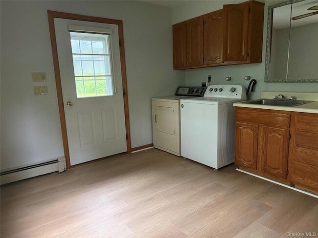 Building Photo - 27 Allapartus Cir