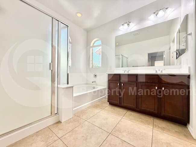 Building Photo - 9218 W Meadow Dr