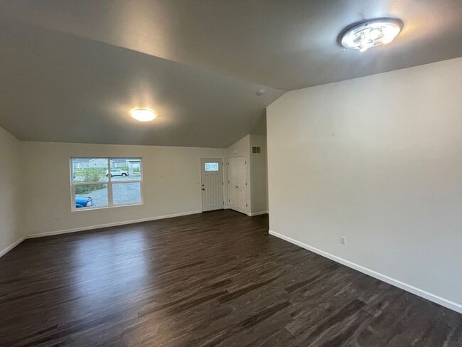Building Photo - 4733-4739 W Adirondack Circle