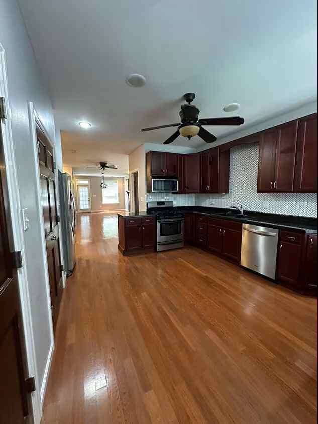 Building Photo - 3169 Portis Ave
