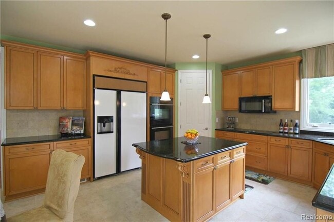 Building Photo - 26131 Sunbury Ct