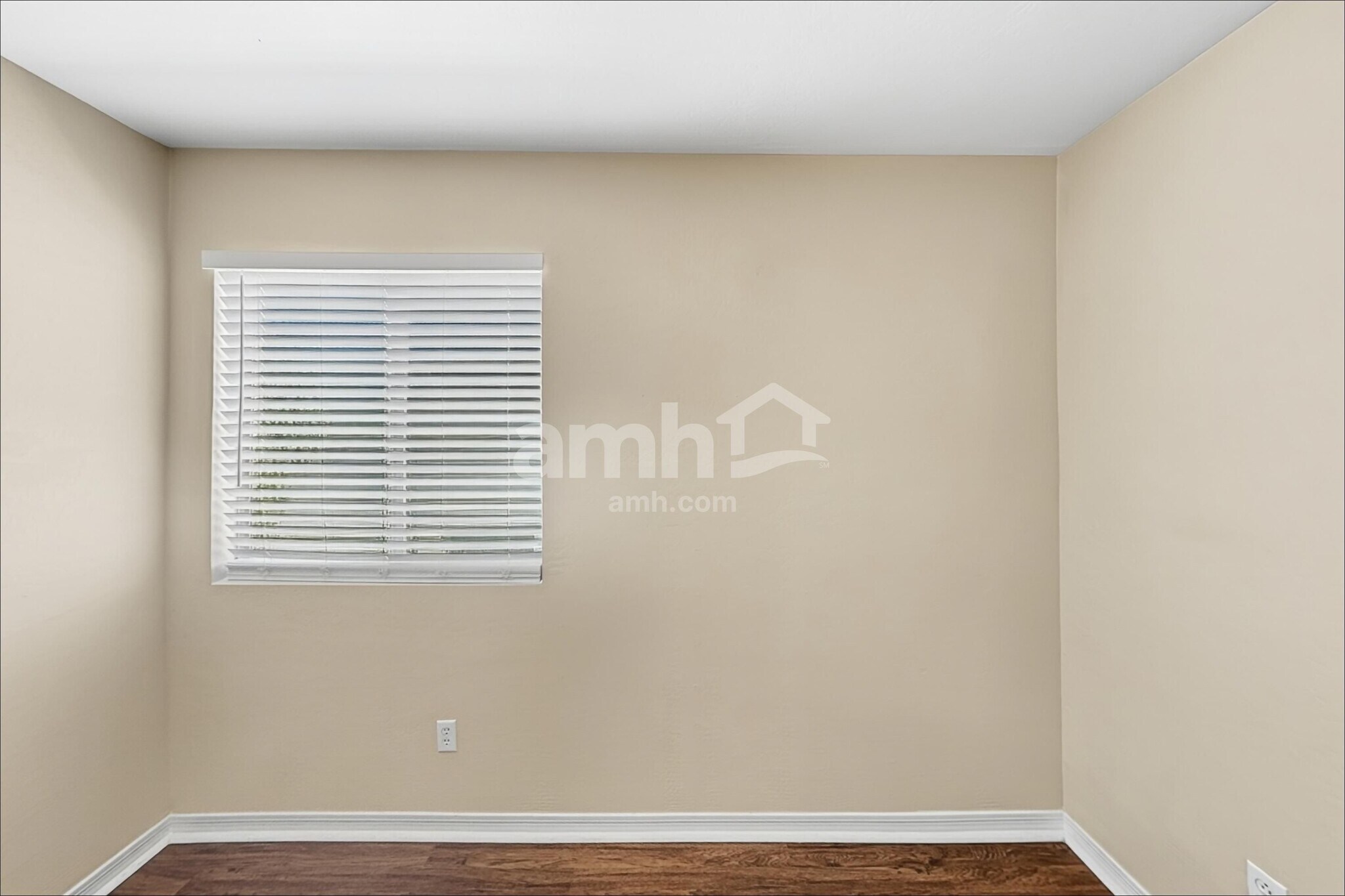 Building Photo - 2451 S 160th Dr