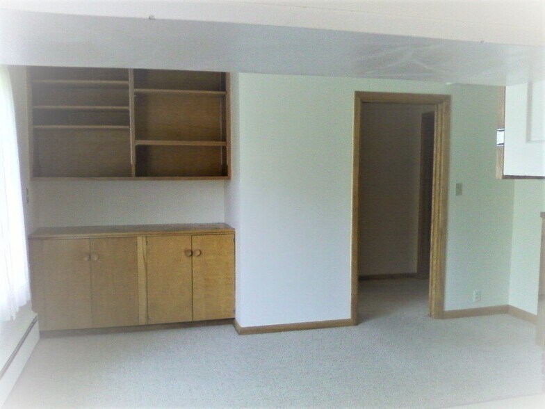 Building Photo - 1420 W Koch St